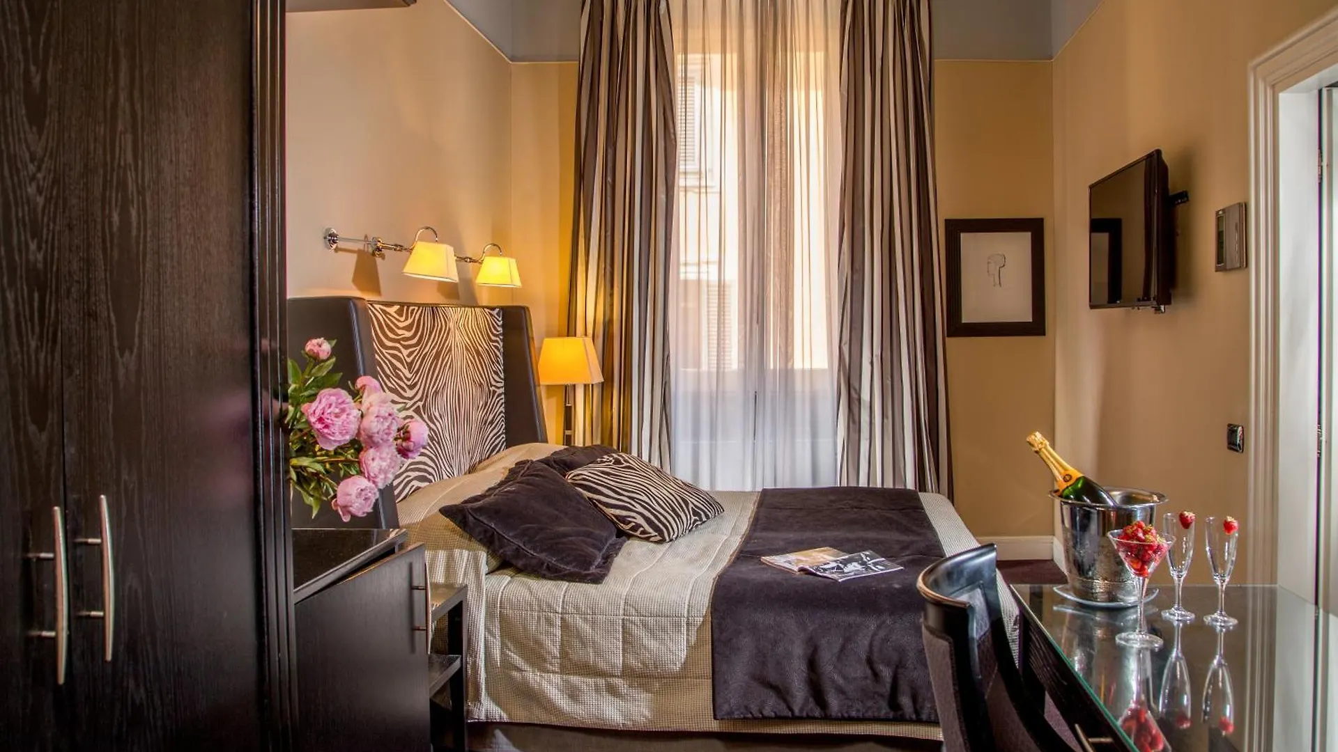 Guest house The Inn At The Spanish Steps Luxury Collection - Suite Condotti Rome