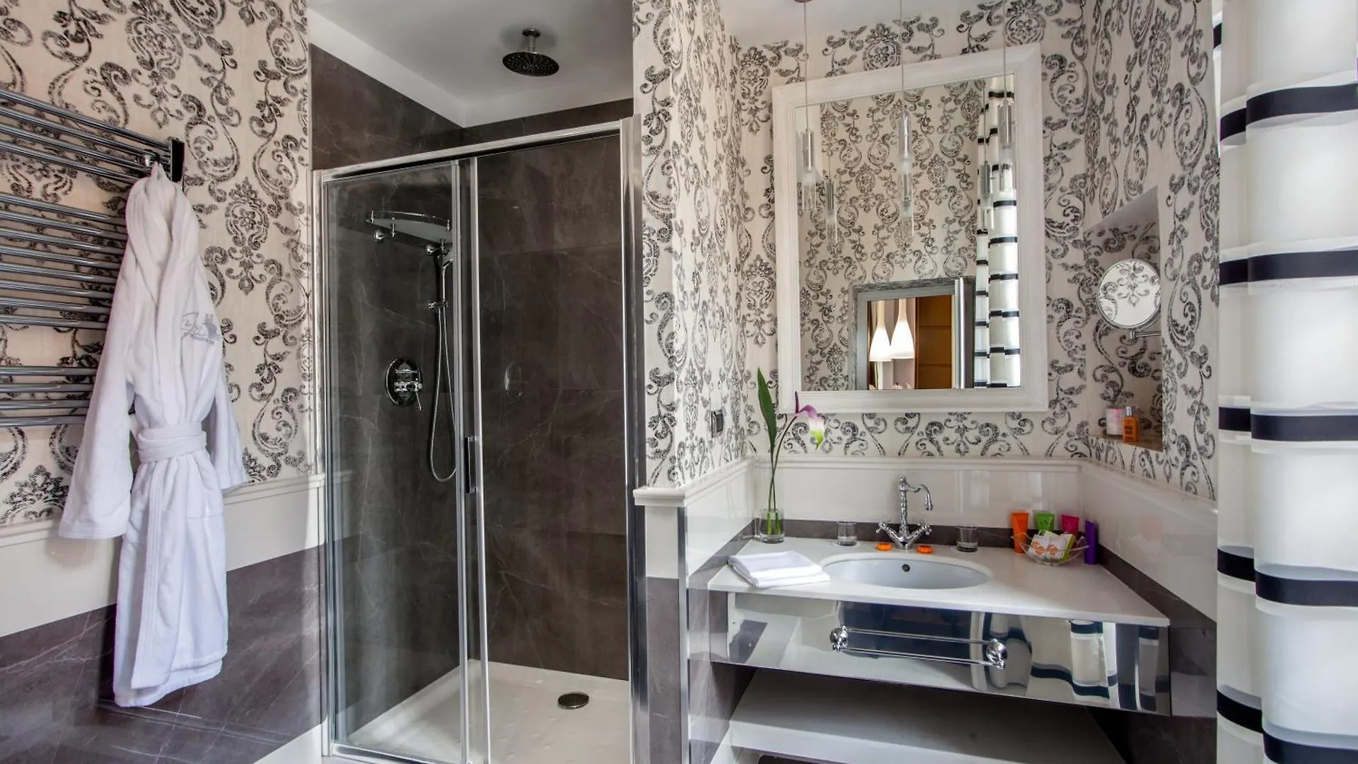 The Inn At The Spanish Steps Luxury Collection - Suite Condotti Rome Guest house